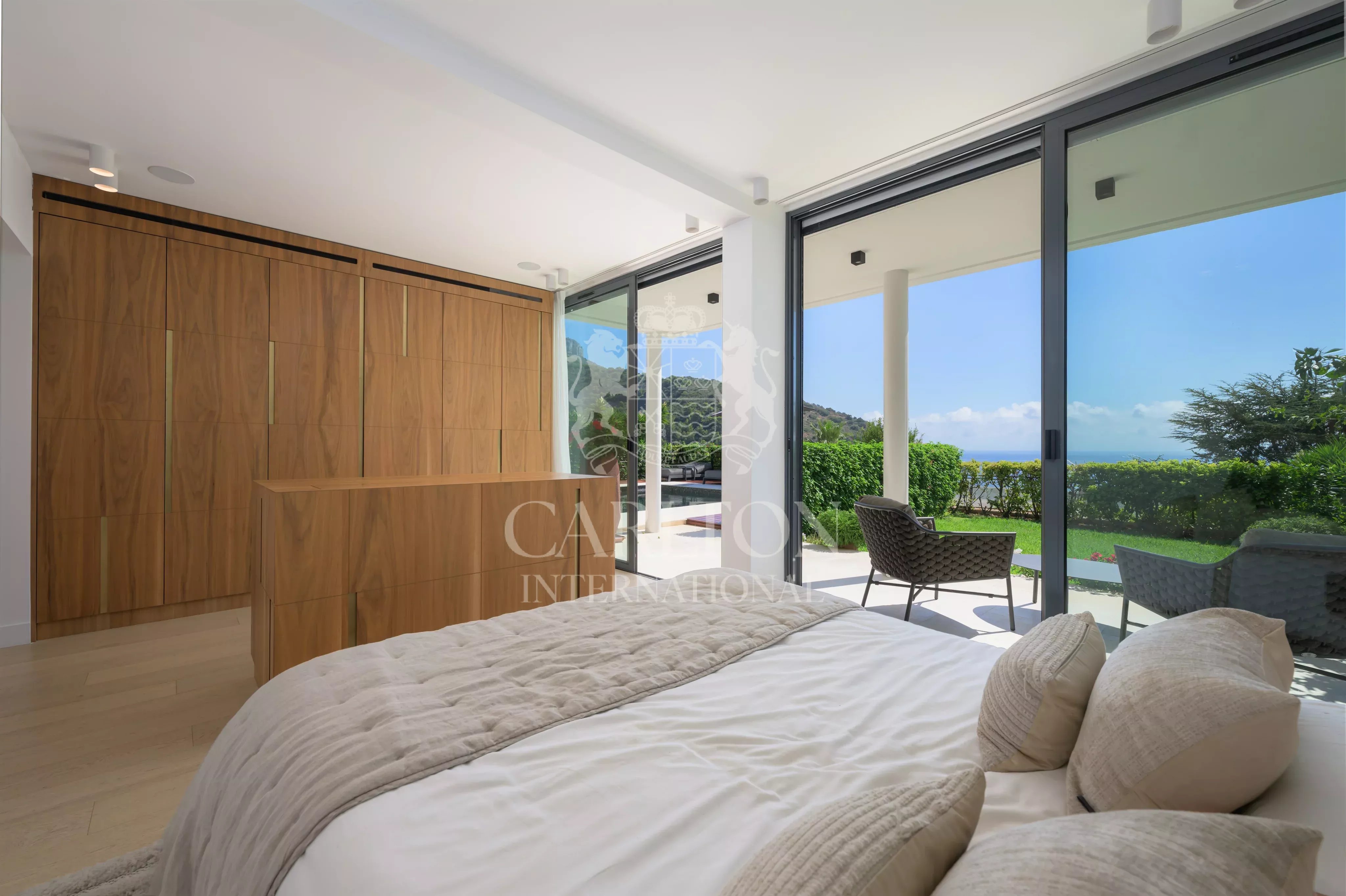 Èze – Villa contemporaine avec vue mer panoramique et terrain plat