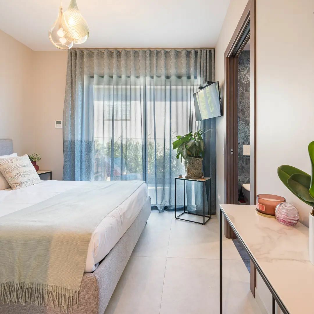 Èze-sur-Mer – Villa Graziella – Cinq chambres avec piscine à 200 m de la plage