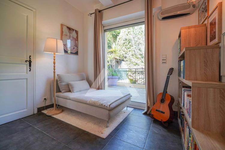 VILLA - SAINT LAURENT D'EZE - PROCHE MONACO