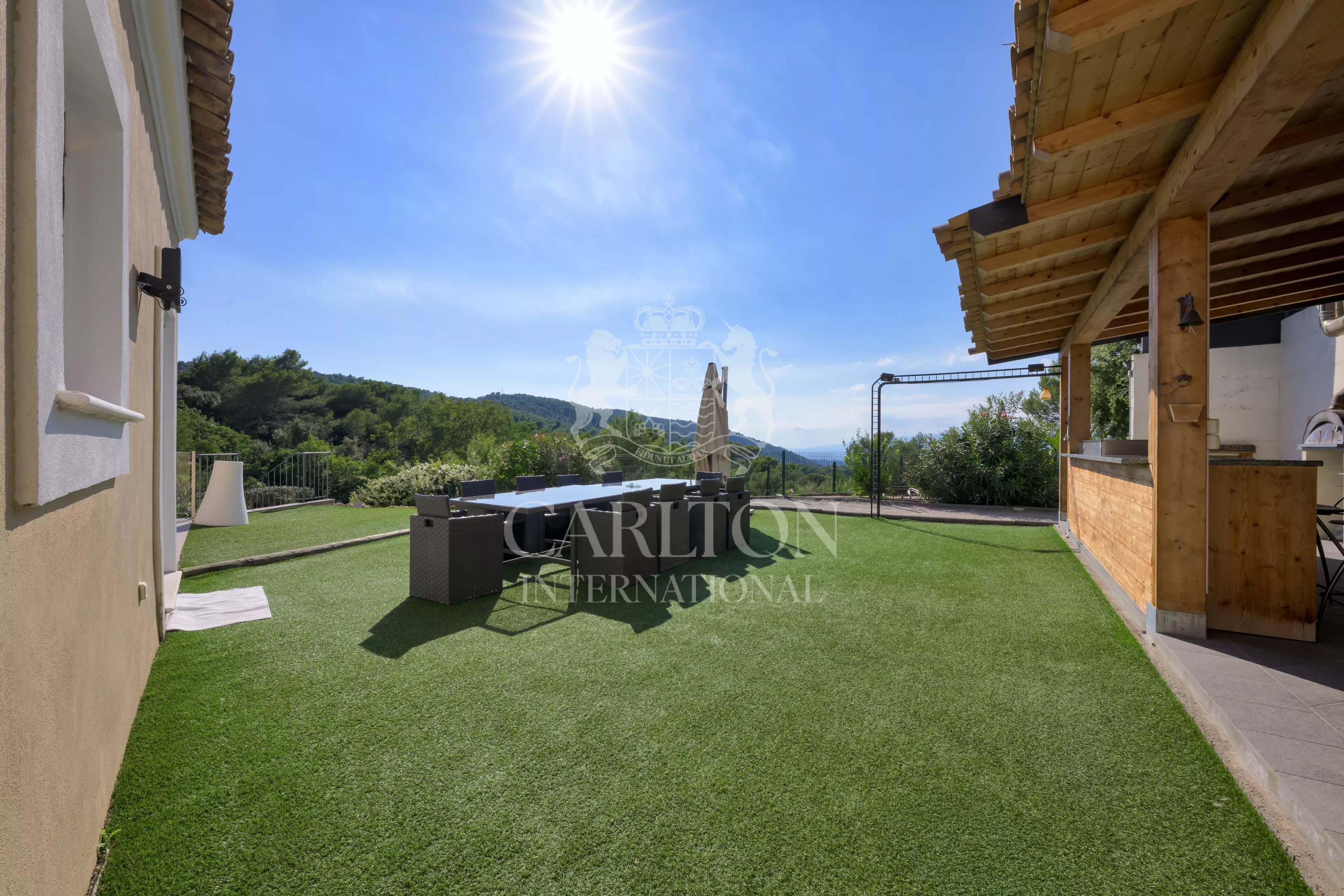 Villa avec piscine et vue dégagée – Èze
