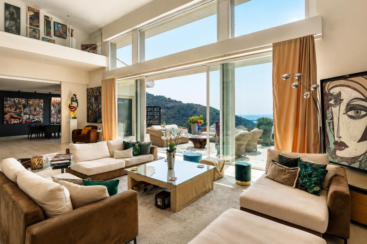 Èze – Villa avec vue mer panoramique, piscines et parcelle constructible indépendante