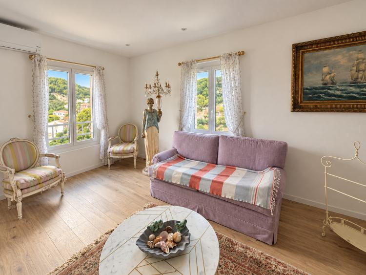 ÈZE – IMMEUBLE DE RAPPORT RÉNOVÉ AVEC VUE MER