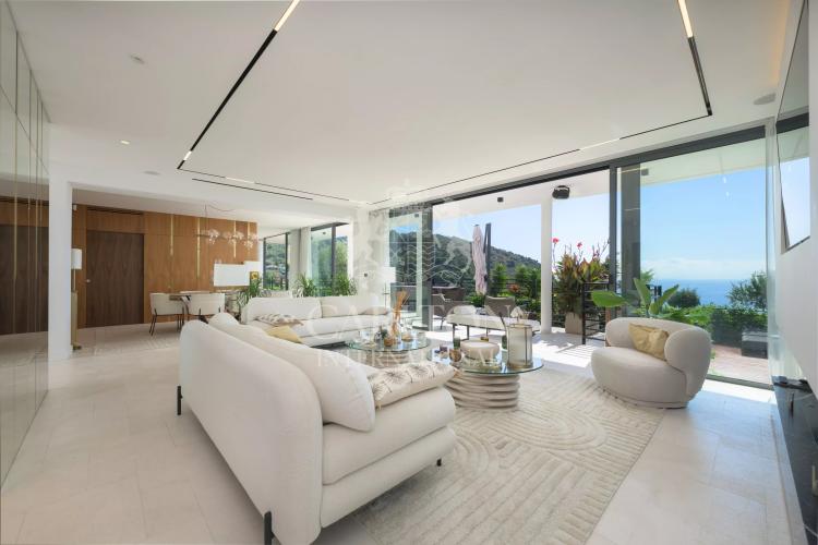 Èze – Villa contemporaine avec vue mer panoramique et terrain plat