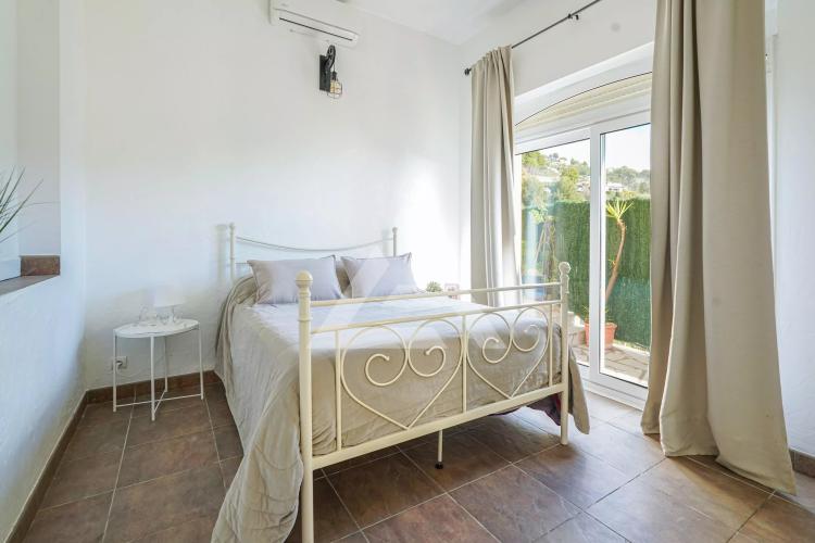 VILLA - SAINT LAURENT D'EZE - PROCHE MONACO