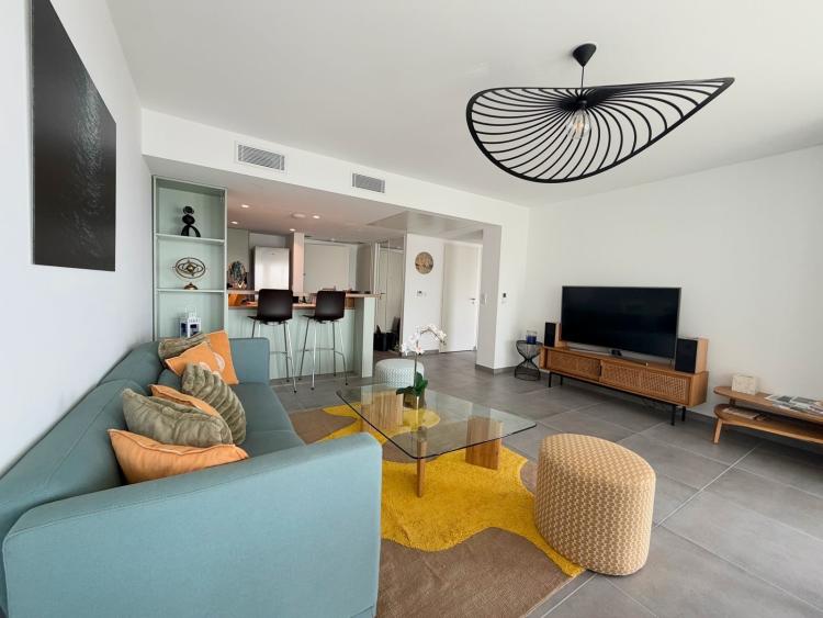 ÈZE – SO INFINY – 3 PIÈCES MEUBLÉ AVEC JARDIN, PISCINE ET DEUX PARKINGS