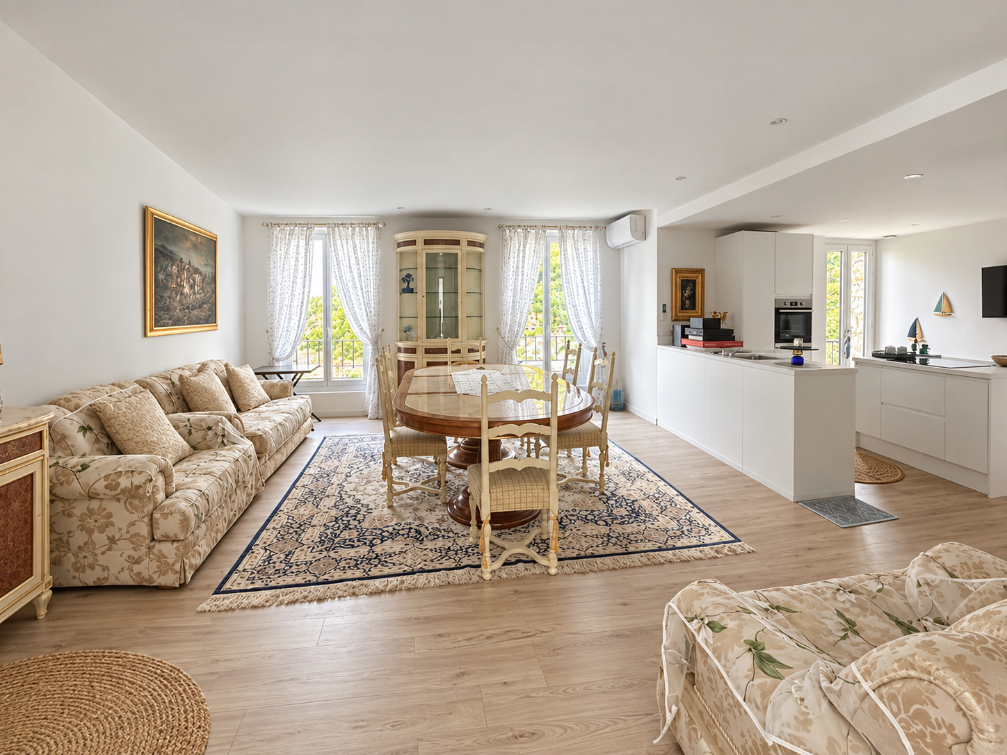 ÈZE – IMMEUBLE DE RAPPORT RÉNOVÉ AVEC VUE MER