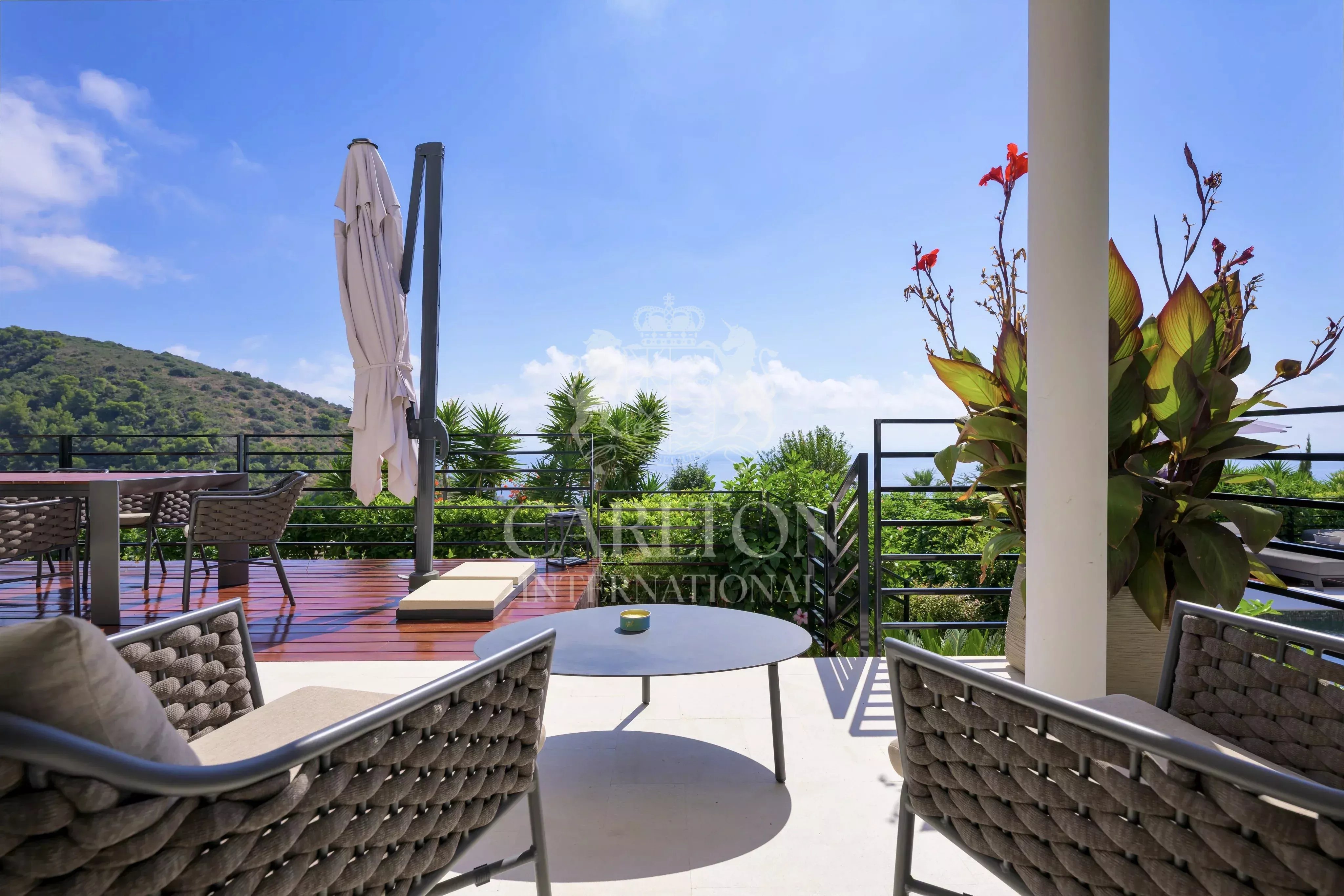 Èze – Villa contemporaine avec vue mer panoramique et terrain plat