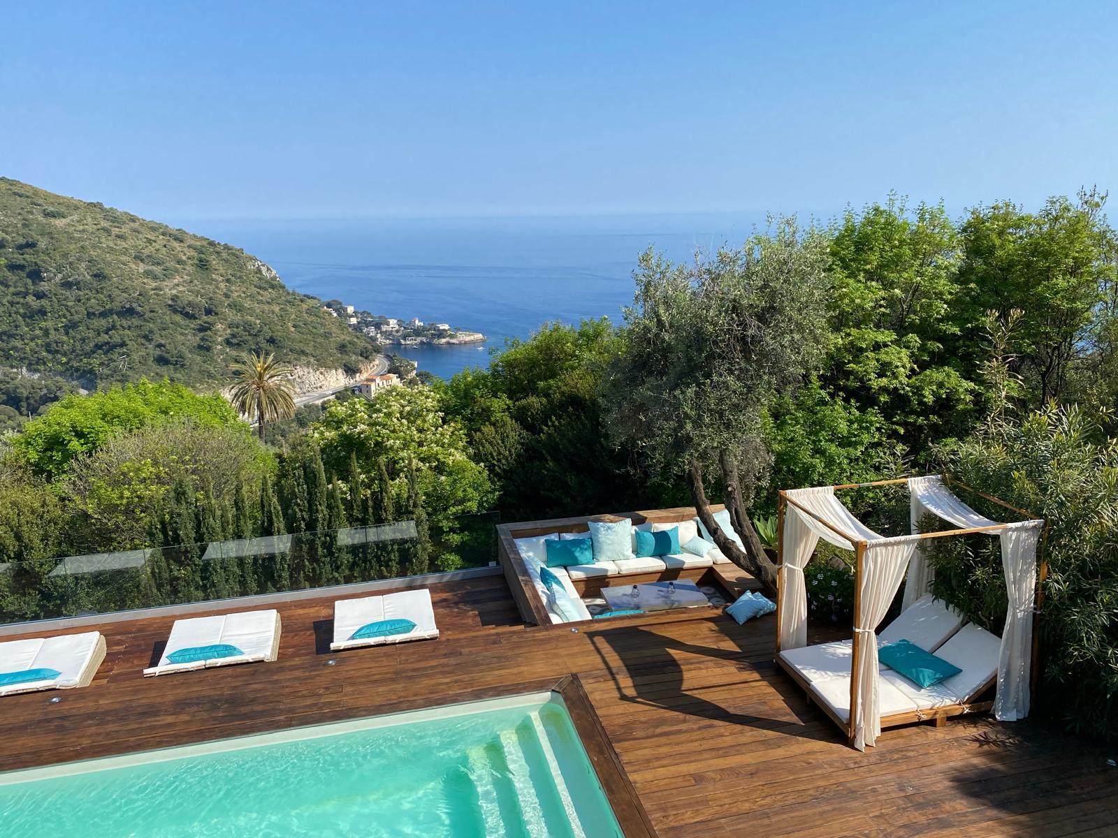 Èze – Villa avec vue mer panoramique, piscines et parcelle constructible indépendante