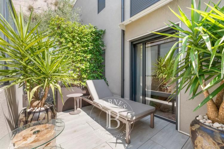 ÈZE – APPARTEMENT 4 PIÈCES – VUE MER – TERRASSES