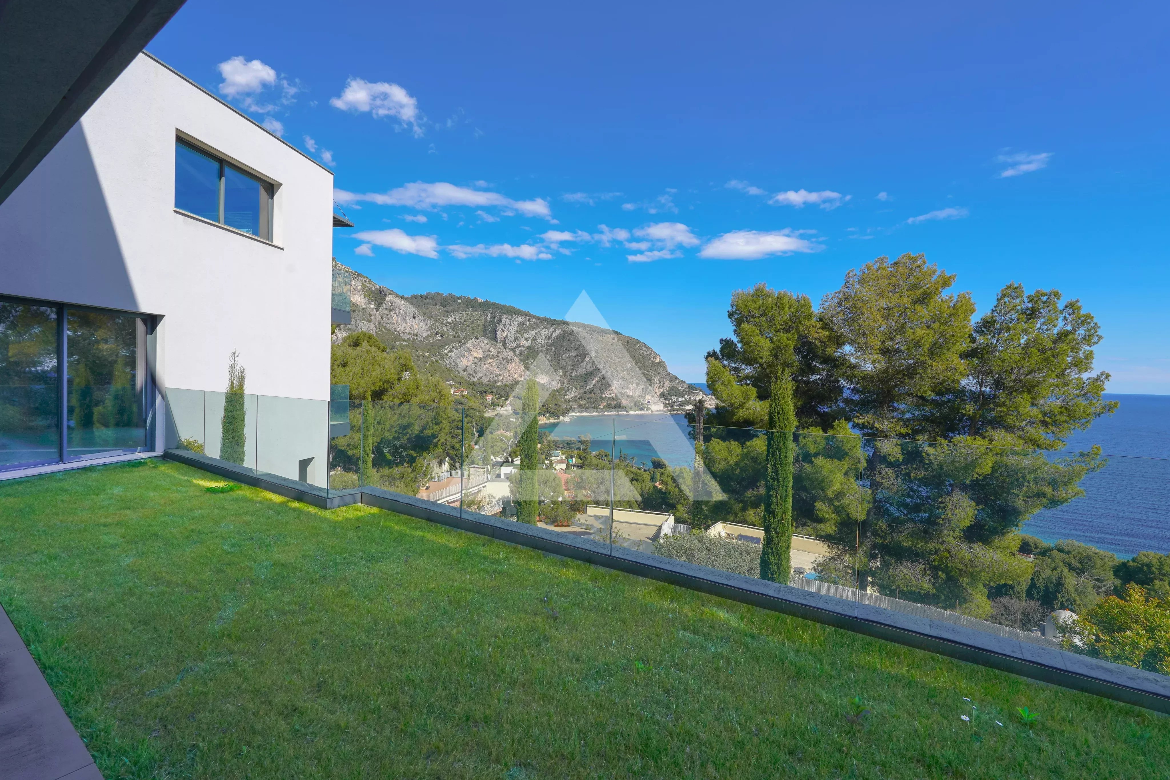 ÈZE BORD DE MER - VILLA CONTEMPORAINE - VUE MER PANORAMIQUE