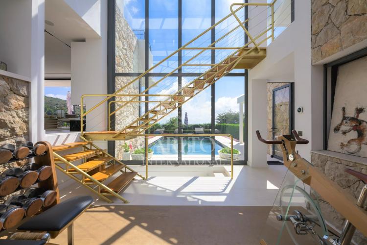 Èze – Villa contemporaine avec vue mer panoramique et terrain plat