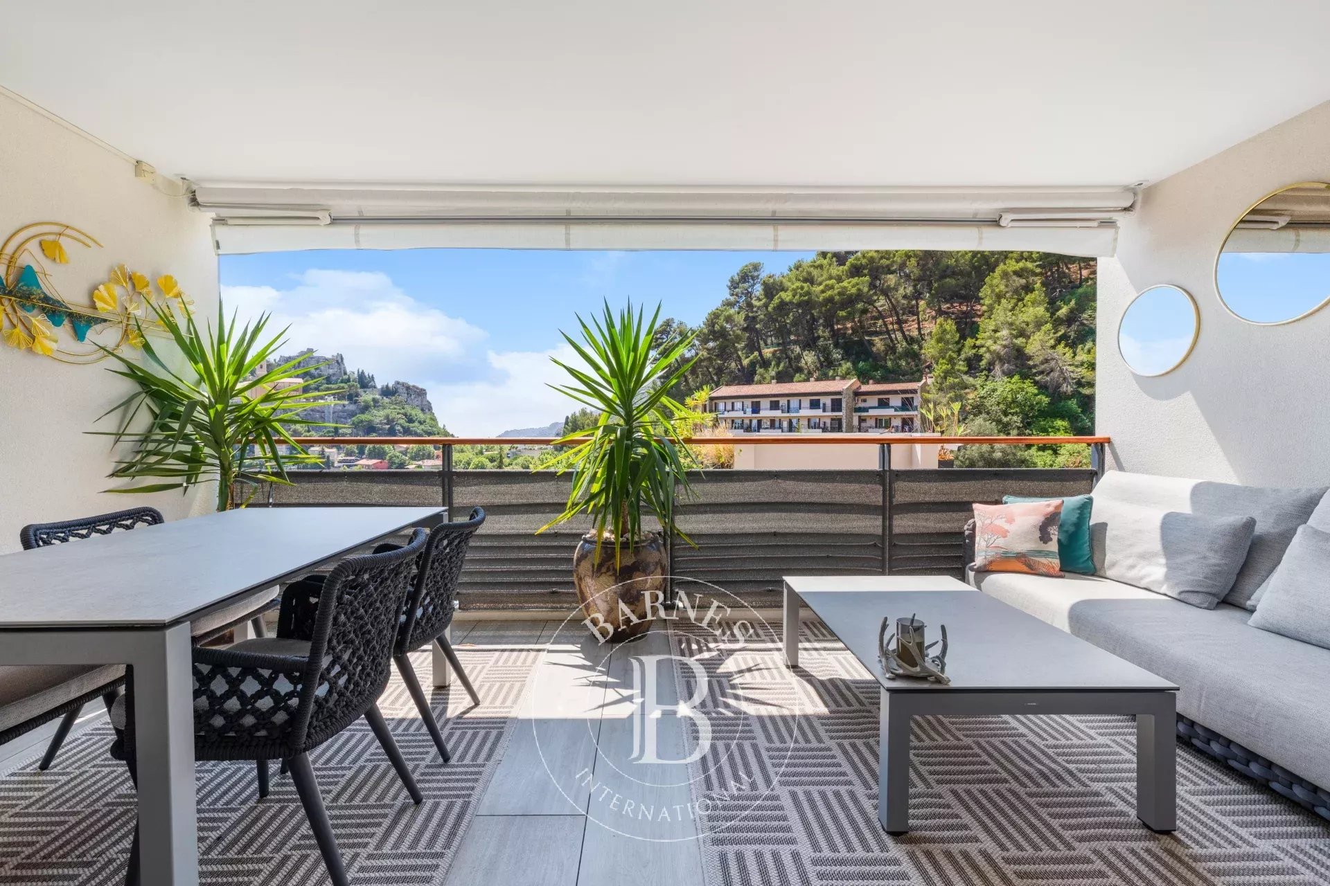 ÈZE – APPARTEMENT 4 PIÈCES – VUE MER – TERRASSES