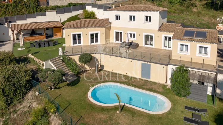 Villa avec piscine et vue dégagée – Èze