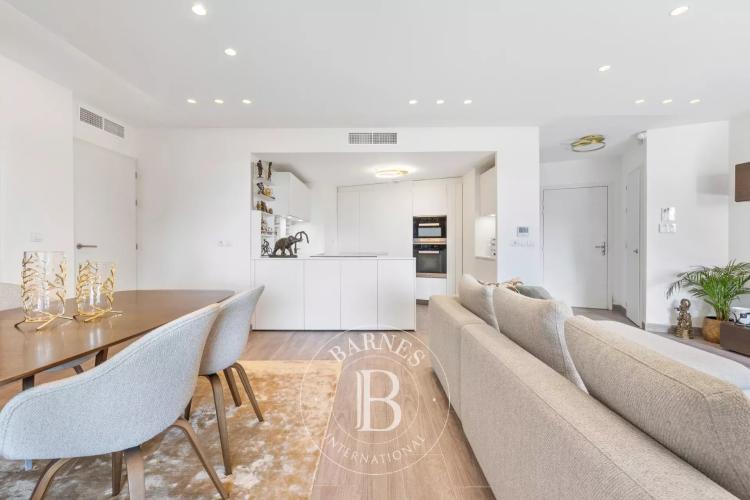 ÈZE – APPARTEMENT 4 PIÈCES – VUE MER – TERRASSES