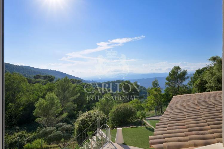 Villa avec piscine et vue dégagée – Èze