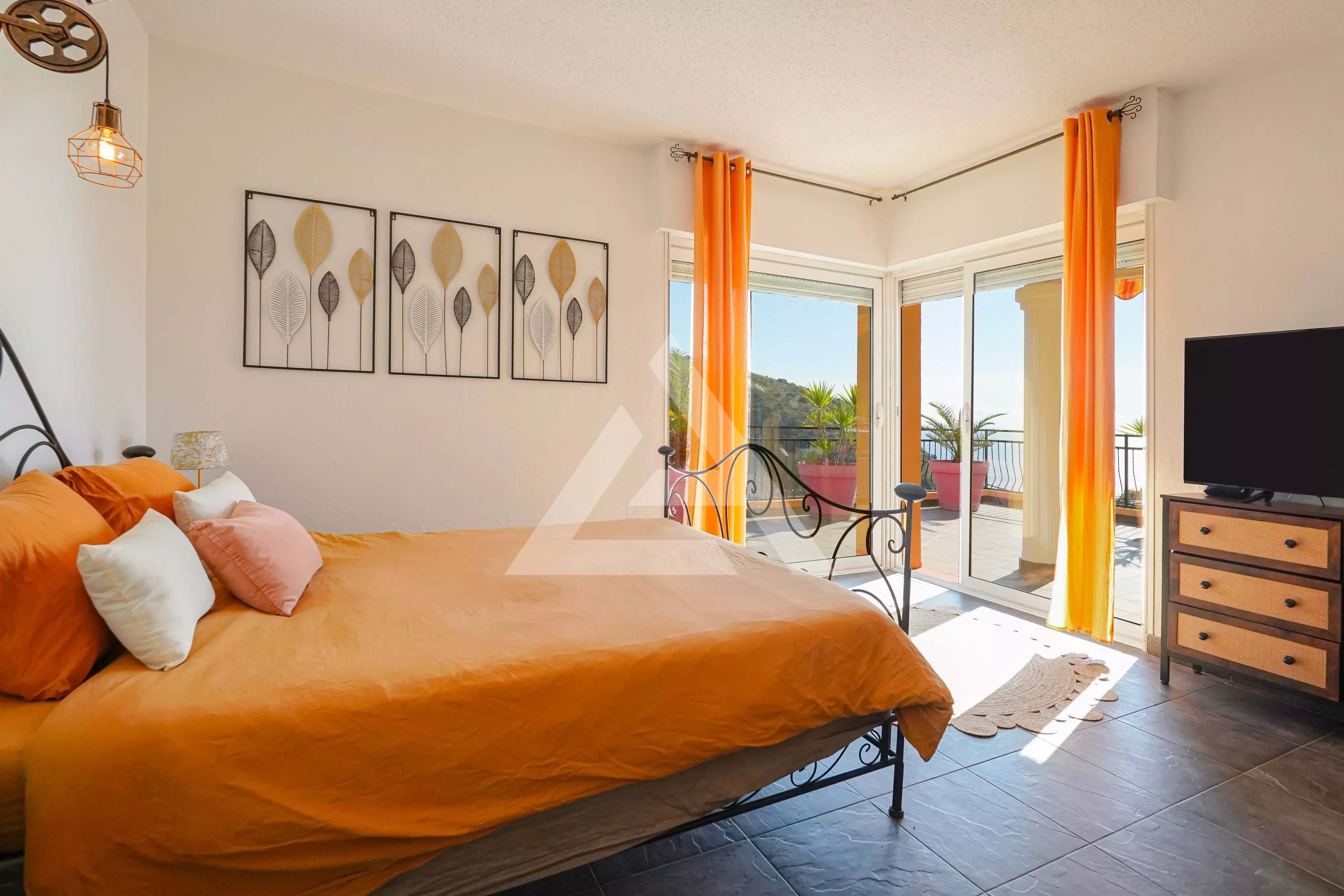 VILLA - SAINT LAURENT D'EZE - PROCHE MONACO