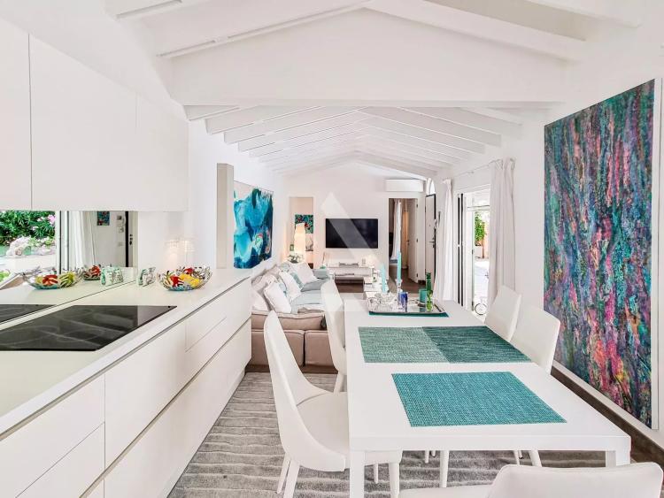 EZE - APPARTEMENT/VILLA - BORD DE MER