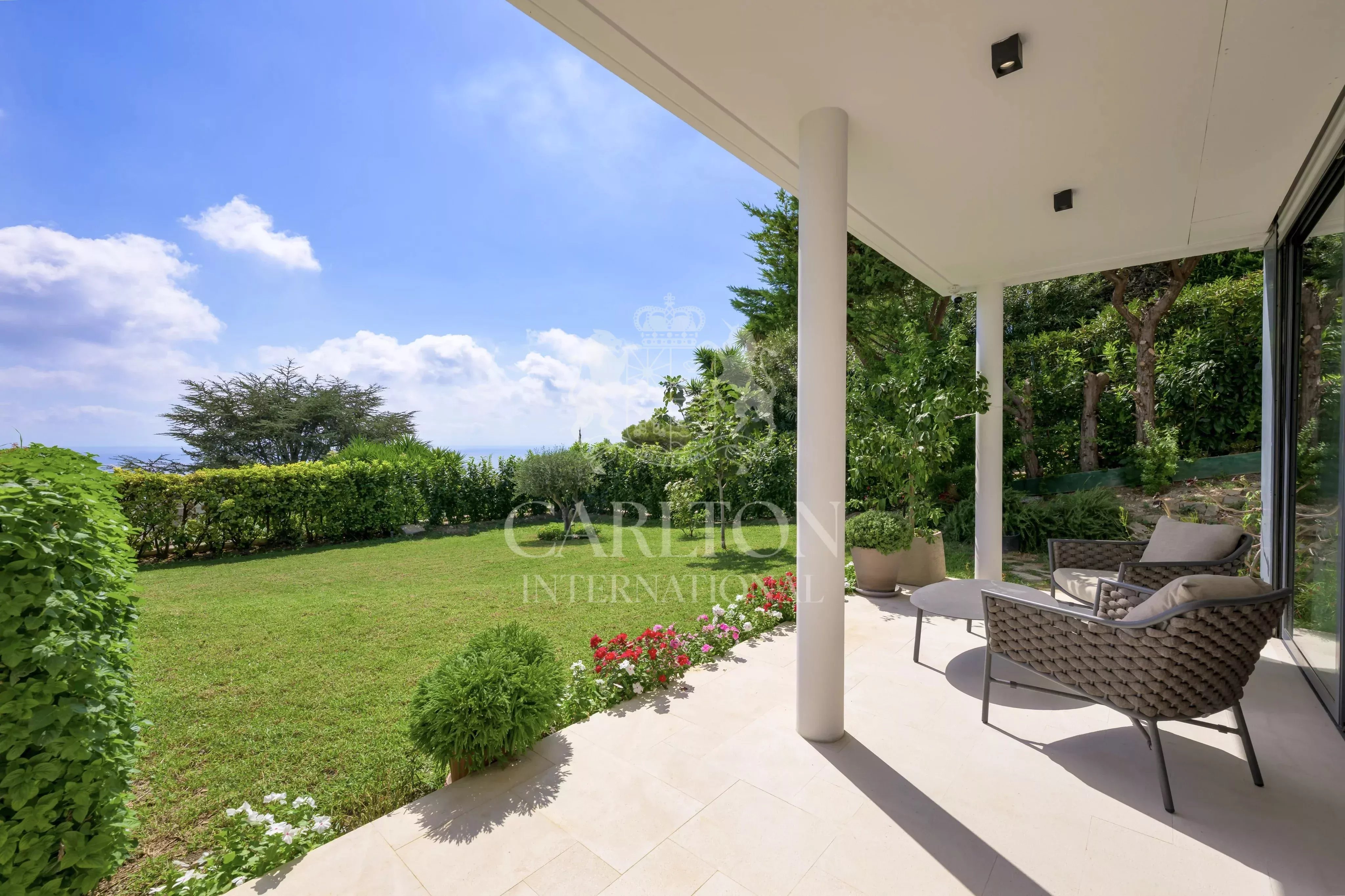 Èze – Villa contemporaine avec vue mer panoramique et terrain plat