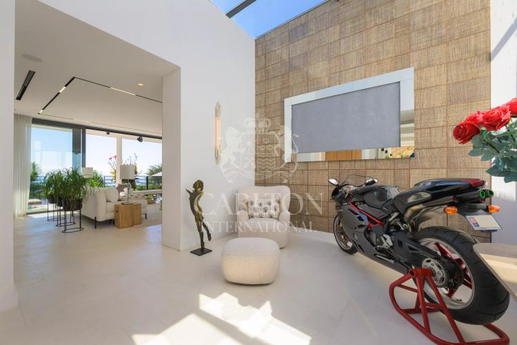 Èze – Villa contemporaine avec vue mer panoramique et terrain plat