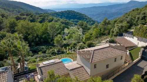 Villa avec piscine et vue dégagée – Èze