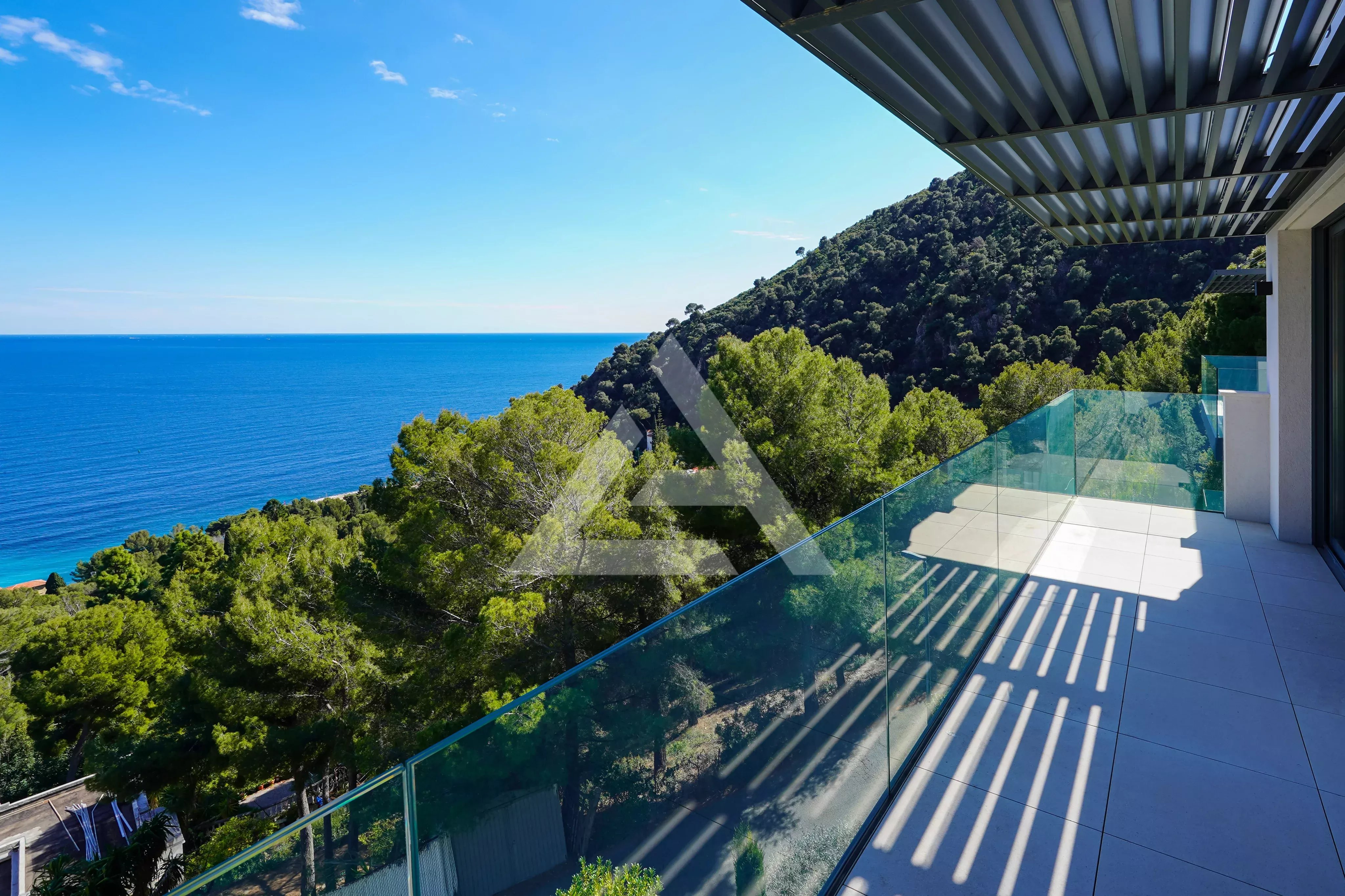 ÈZE BORD DE MER - VILLA CONTEMPORAINE - VUE MER PANORAMIQUE