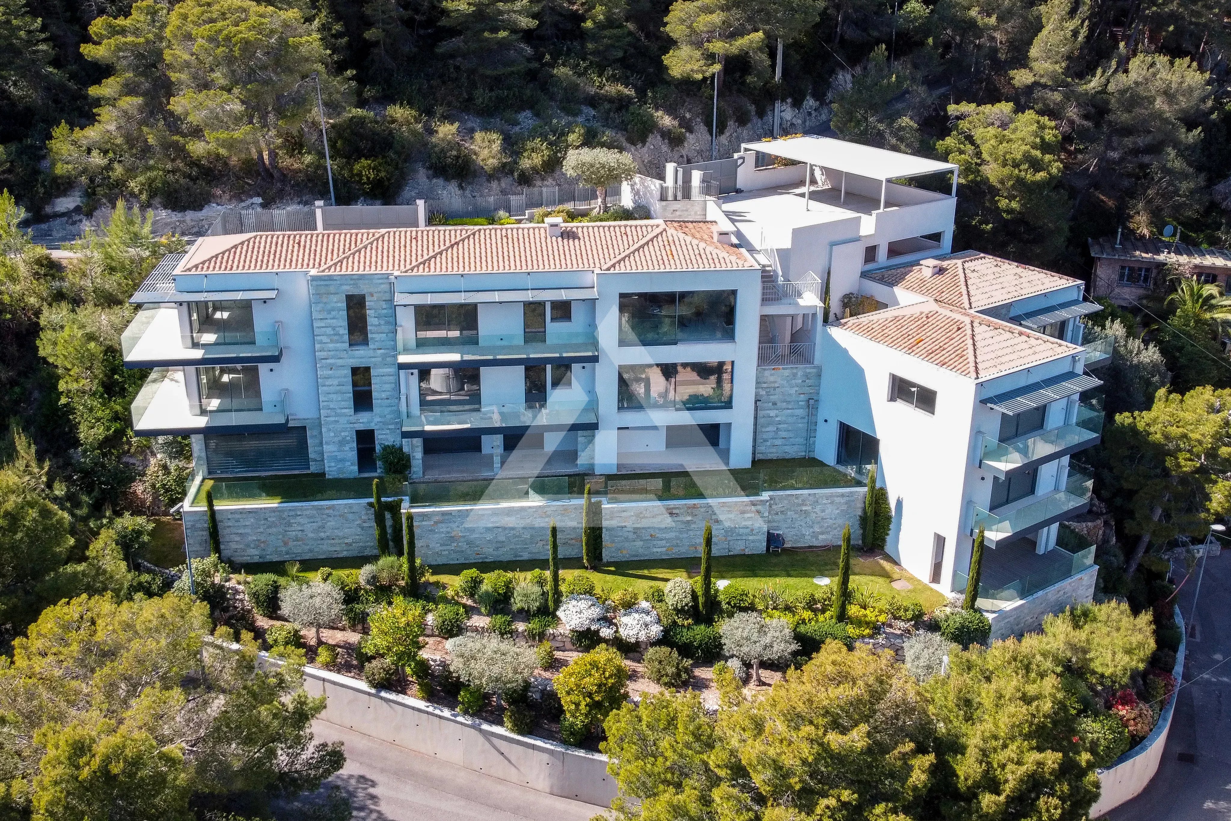 ÈZE BORD DE MER - VILLA CONTEMPORAINE - VUE MER PANORAMIQUE