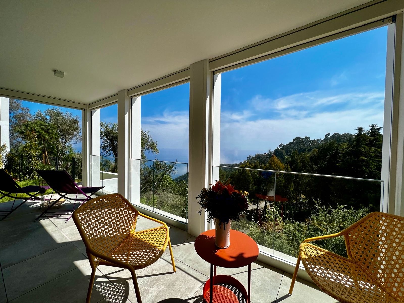 ÈZE – SO INFINY – 3 PIÈCES MEUBLÉ AVEC JARDIN, PISCINE ET DEUX PARKINGS