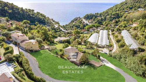 Terrain constructible avec vue mer – Saint-Laurent-d’Èze