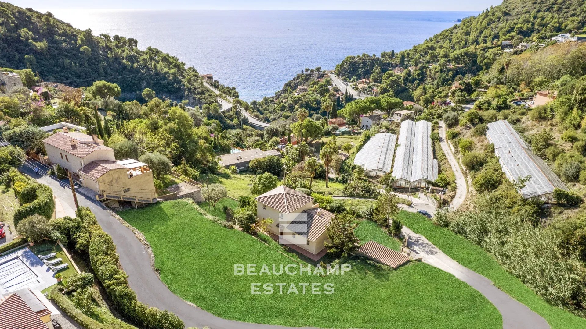 Terrain constructible avec vue mer – Saint-Laurent-d’Èze