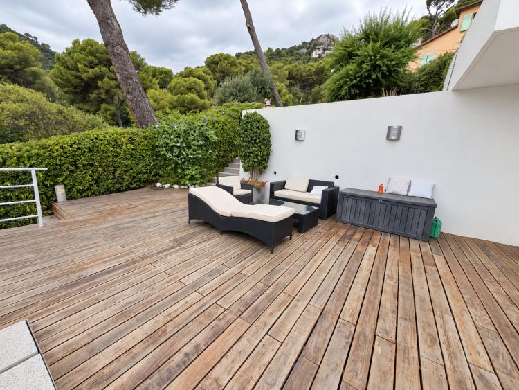 Èze — Villa Omega avec piscine et vue mer — Location meublée à l’année