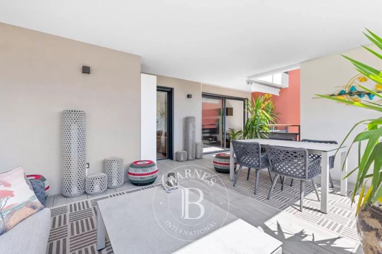 ÈZE – APPARTEMENT 4 PIÈCES – VUE MER – TERRASSES