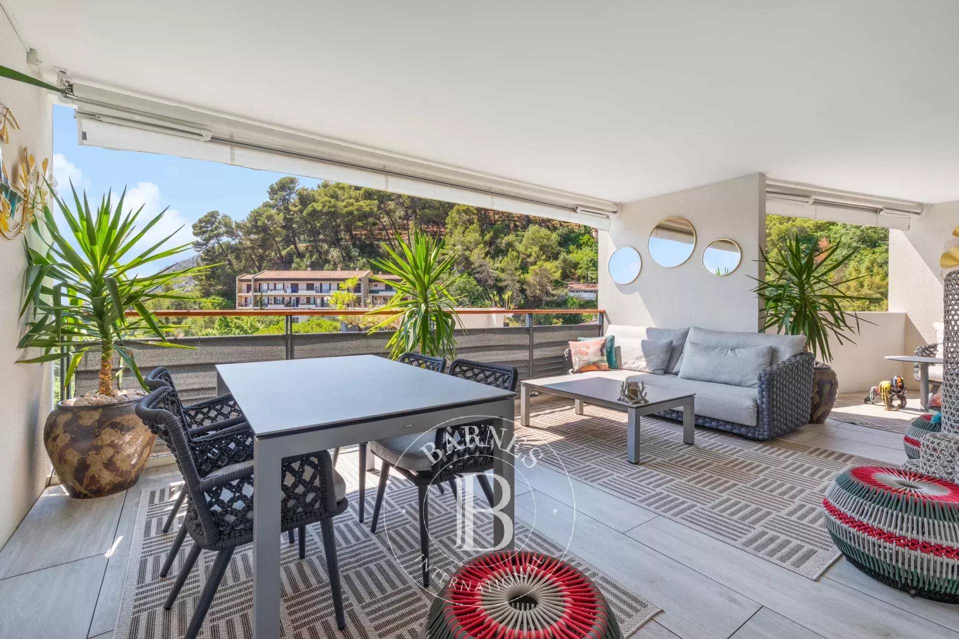 ÈZE – APPARTEMENT 4 PIÈCES – VUE MER – TERRASSES