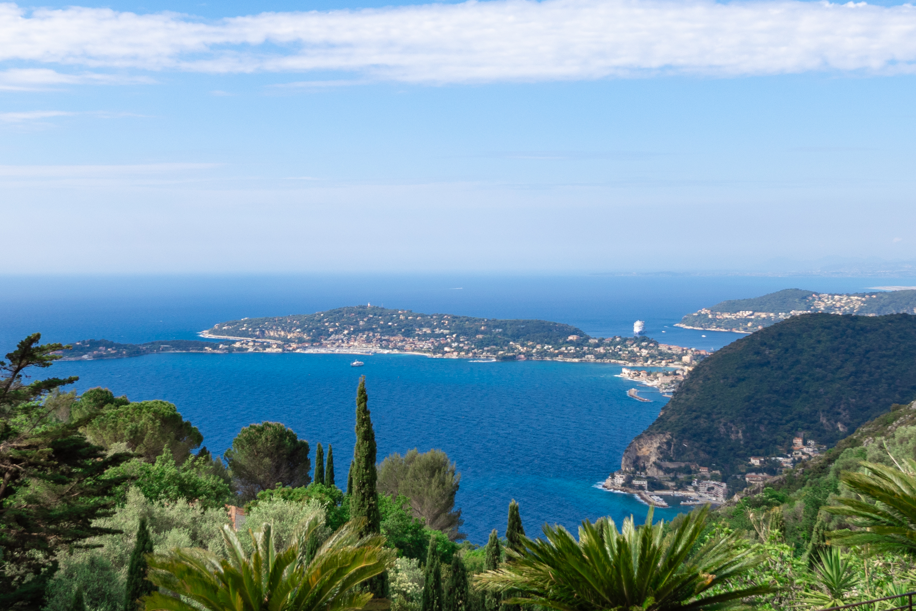 DEUX VILLAS PROCHE DE MONACO AVEC PISCINE